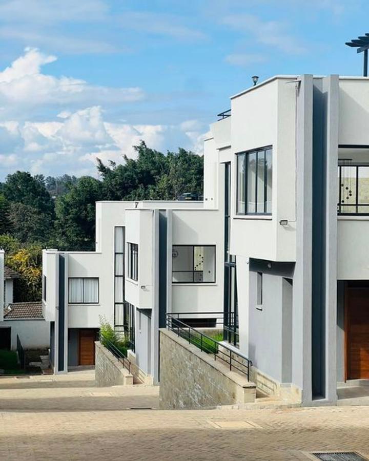 5 Bed Townhouse with En Suite at Lavington