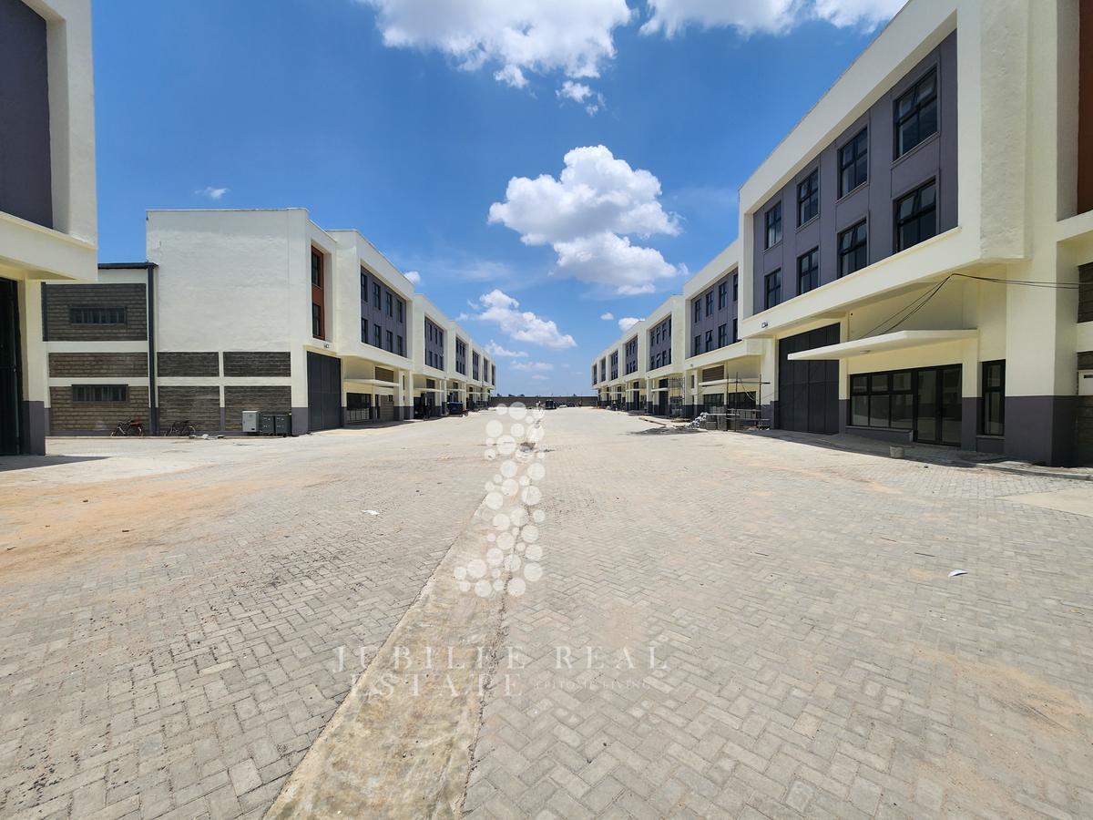 10,000 ft² Warehouse with Backup Generator in Syokimau - 2