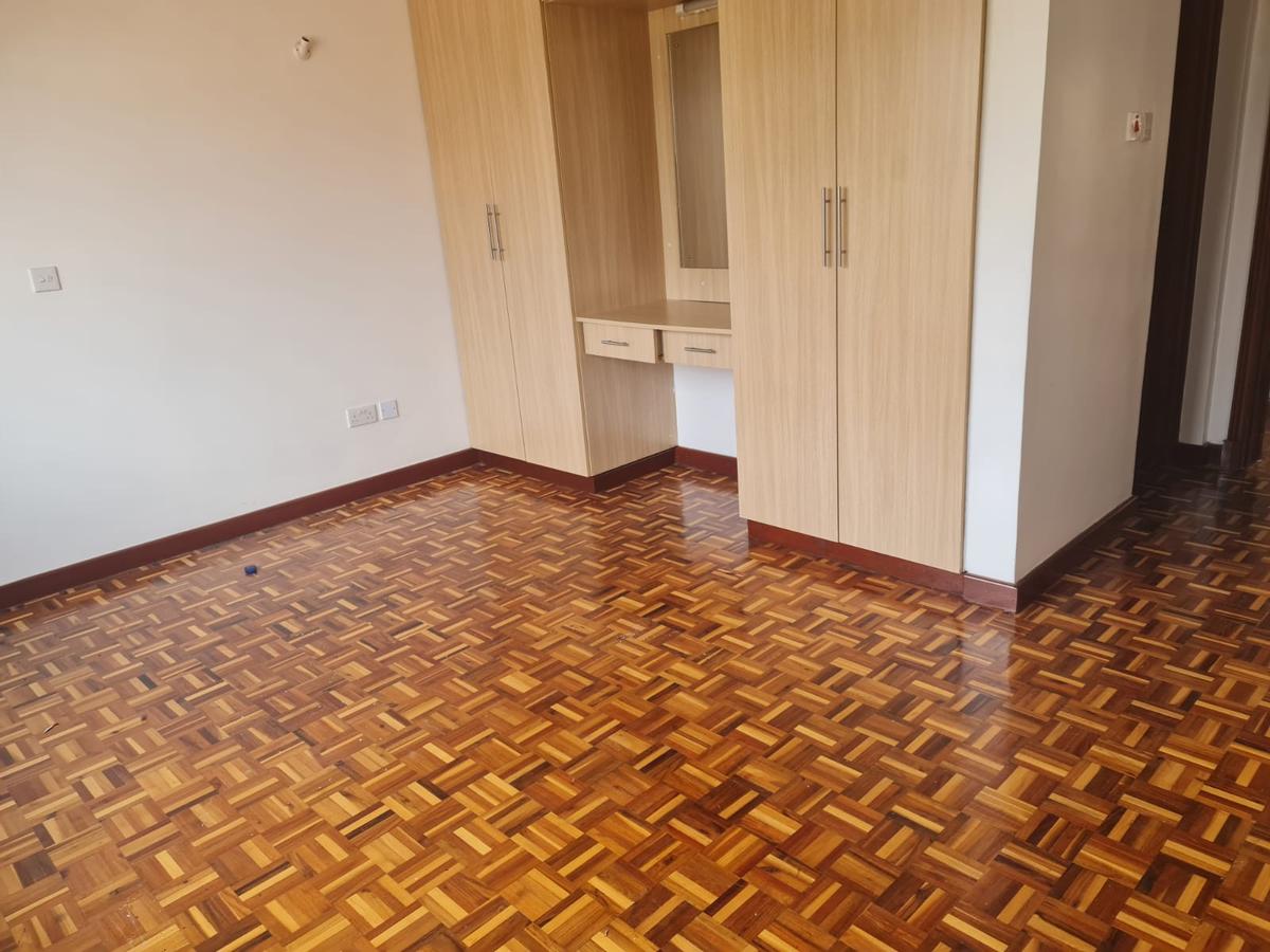 2 Bed Apartment with En Suite in Lavington - 8