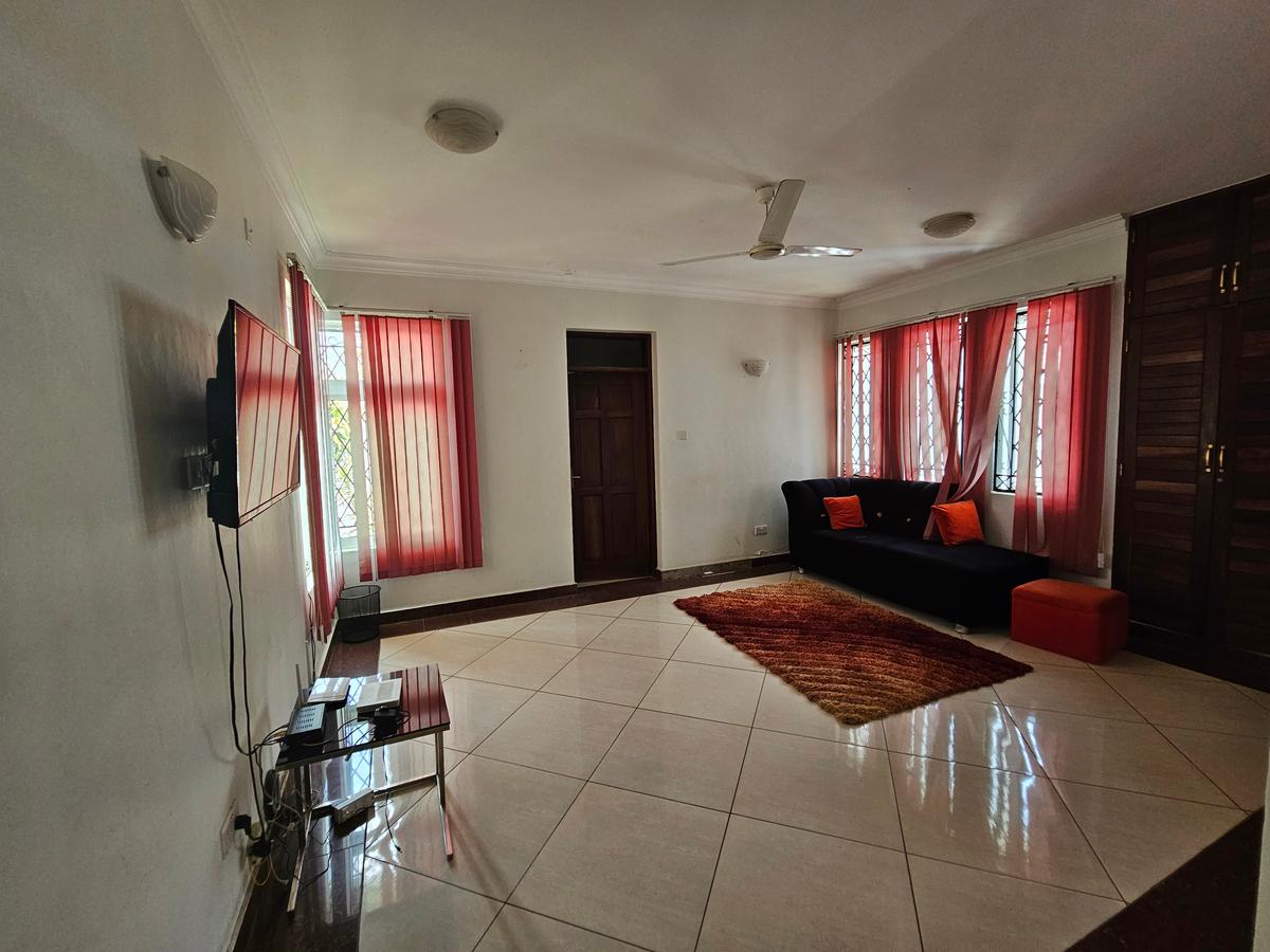 5 Bed Villa with En Suite in Nyali Area - 14