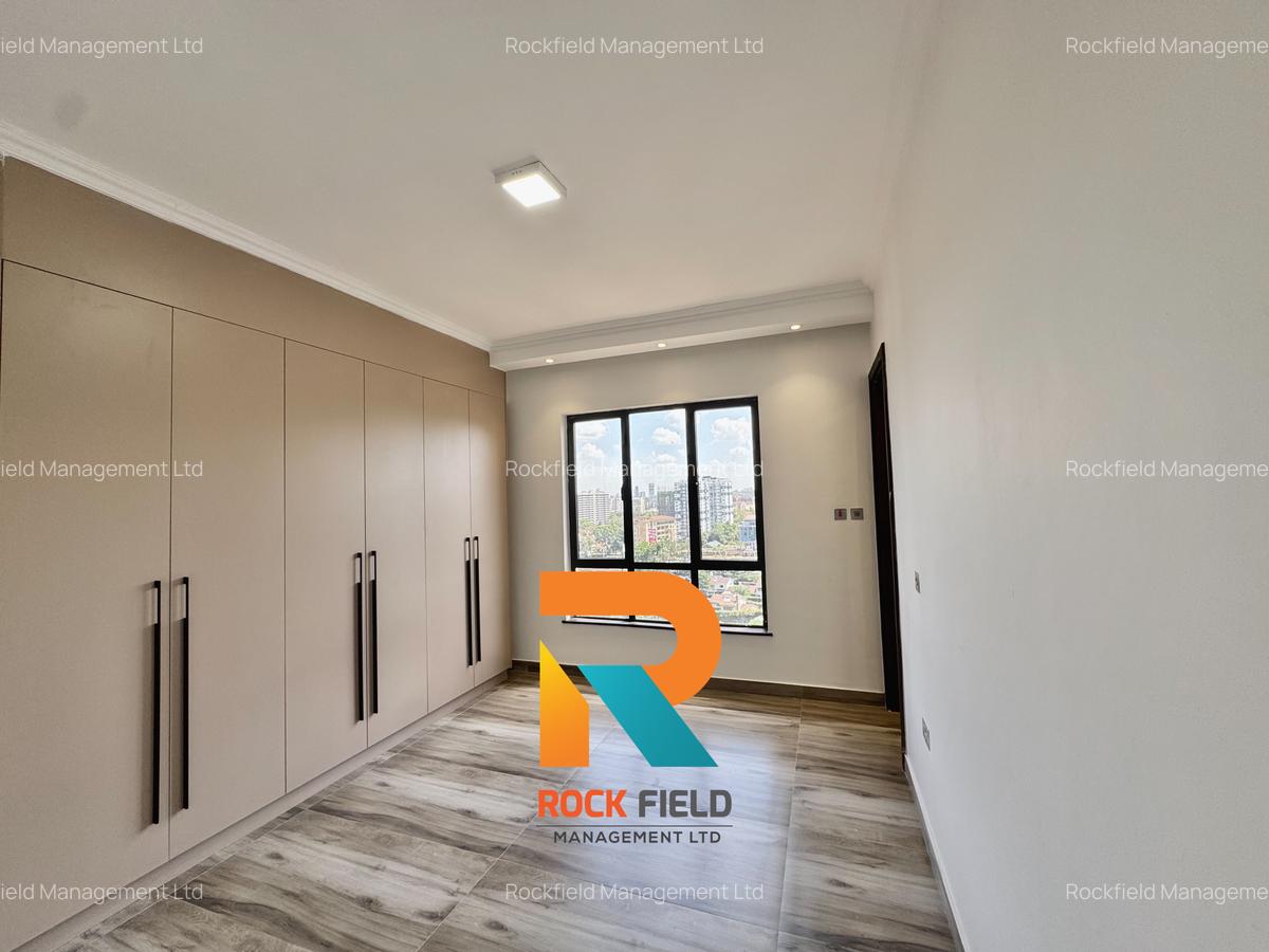 2 Bed Apartment with En Suite in Brookside - 11