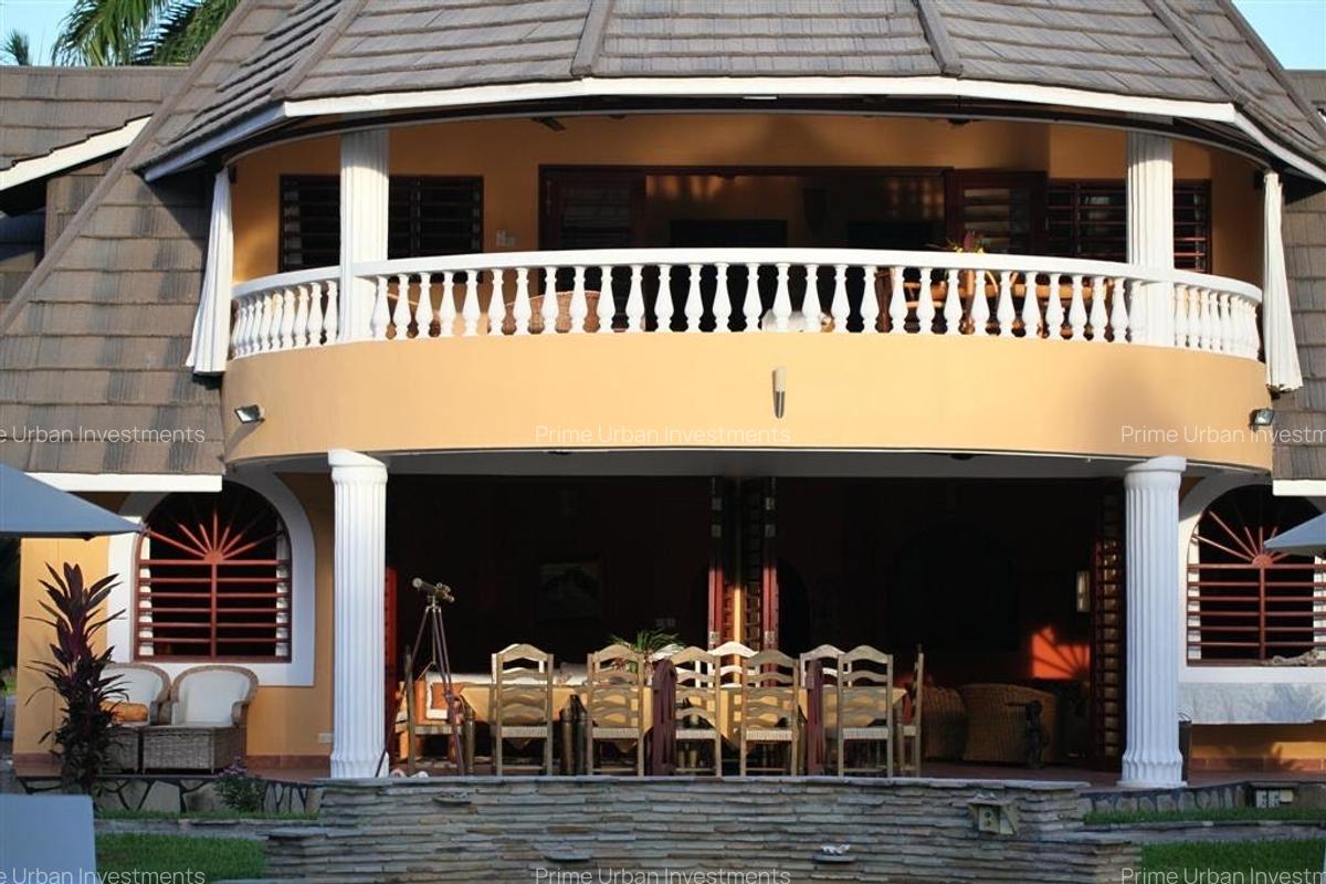 10 Bed Villa with En Suite in Diani - 16