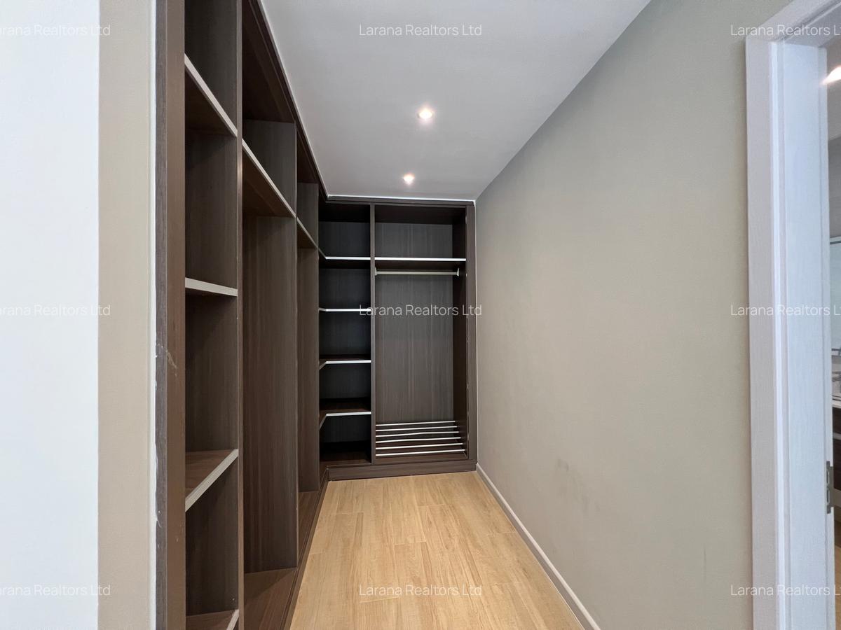 5 Bed Townhouse with En Suite in Kyuna - 10