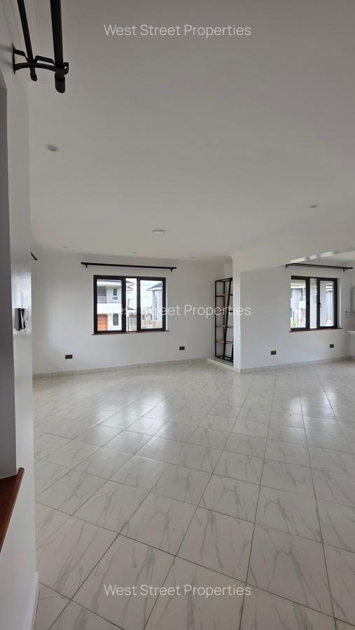 3 Bed Townhouse with En Suite at Arthiriver - 4