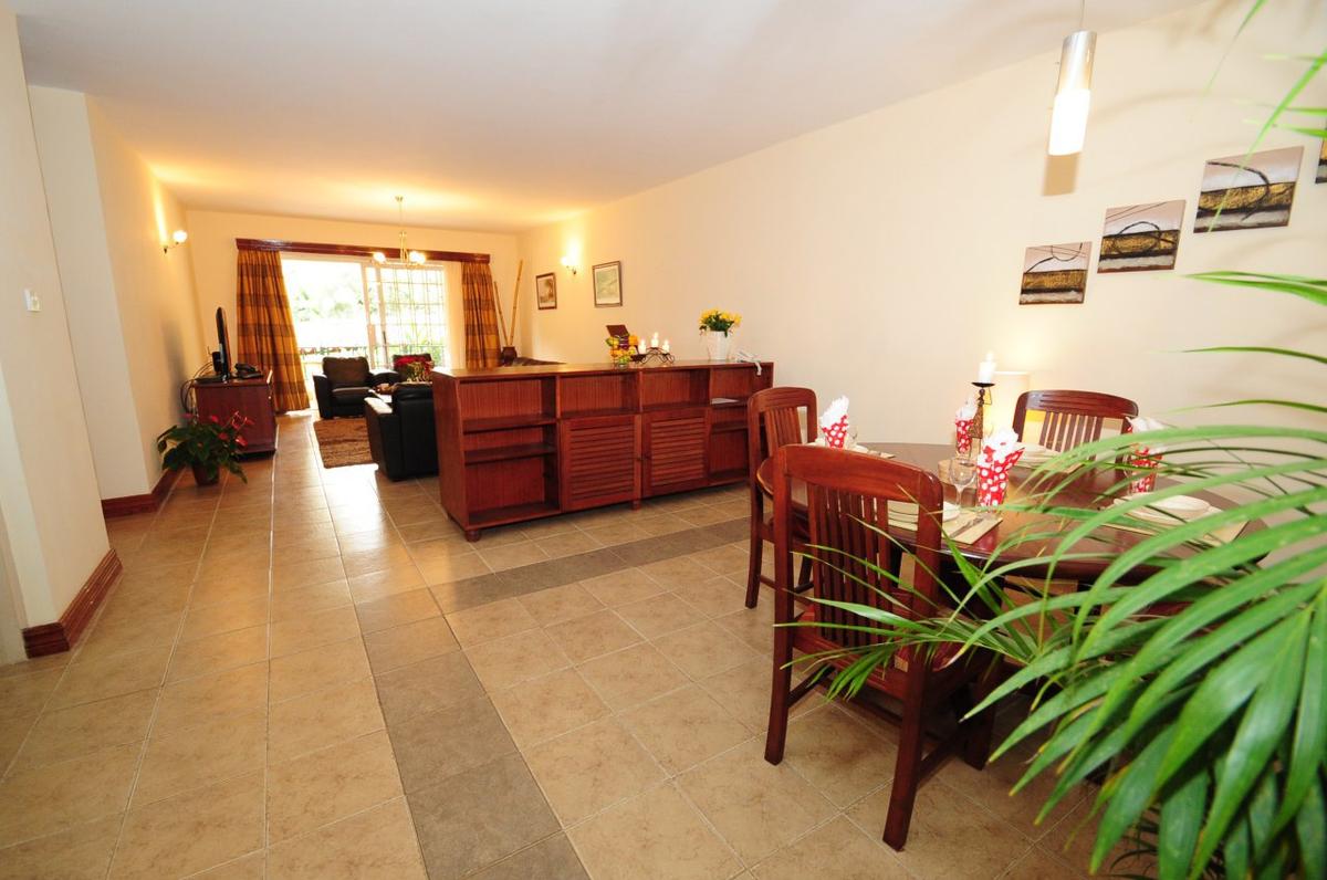 Serviced 2 Bed Apartment with En Suite in Upper Hill - 16