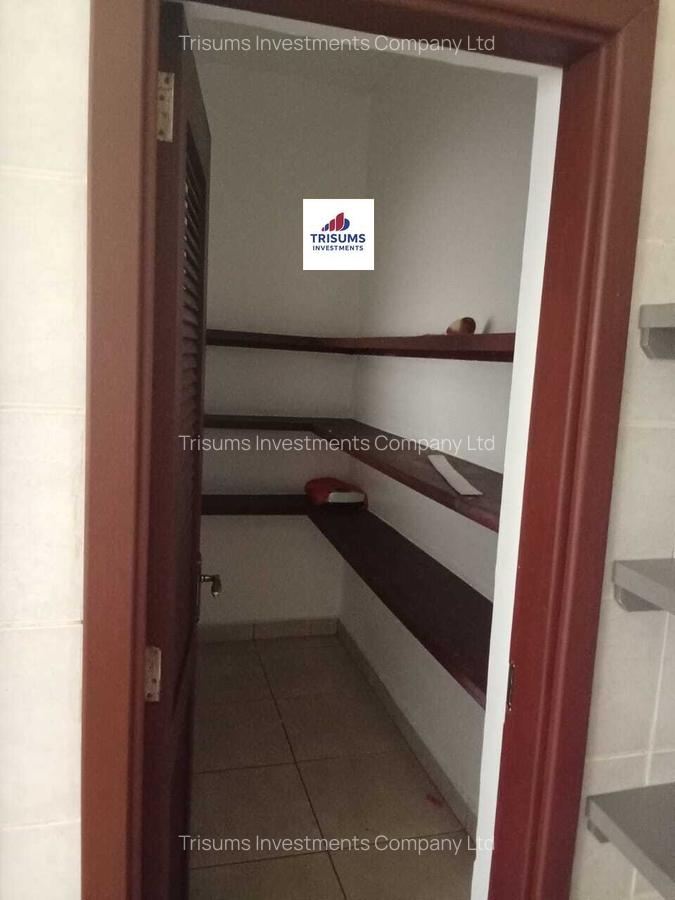 2 Bed Apartment with En Suite at Lantana Road - 5