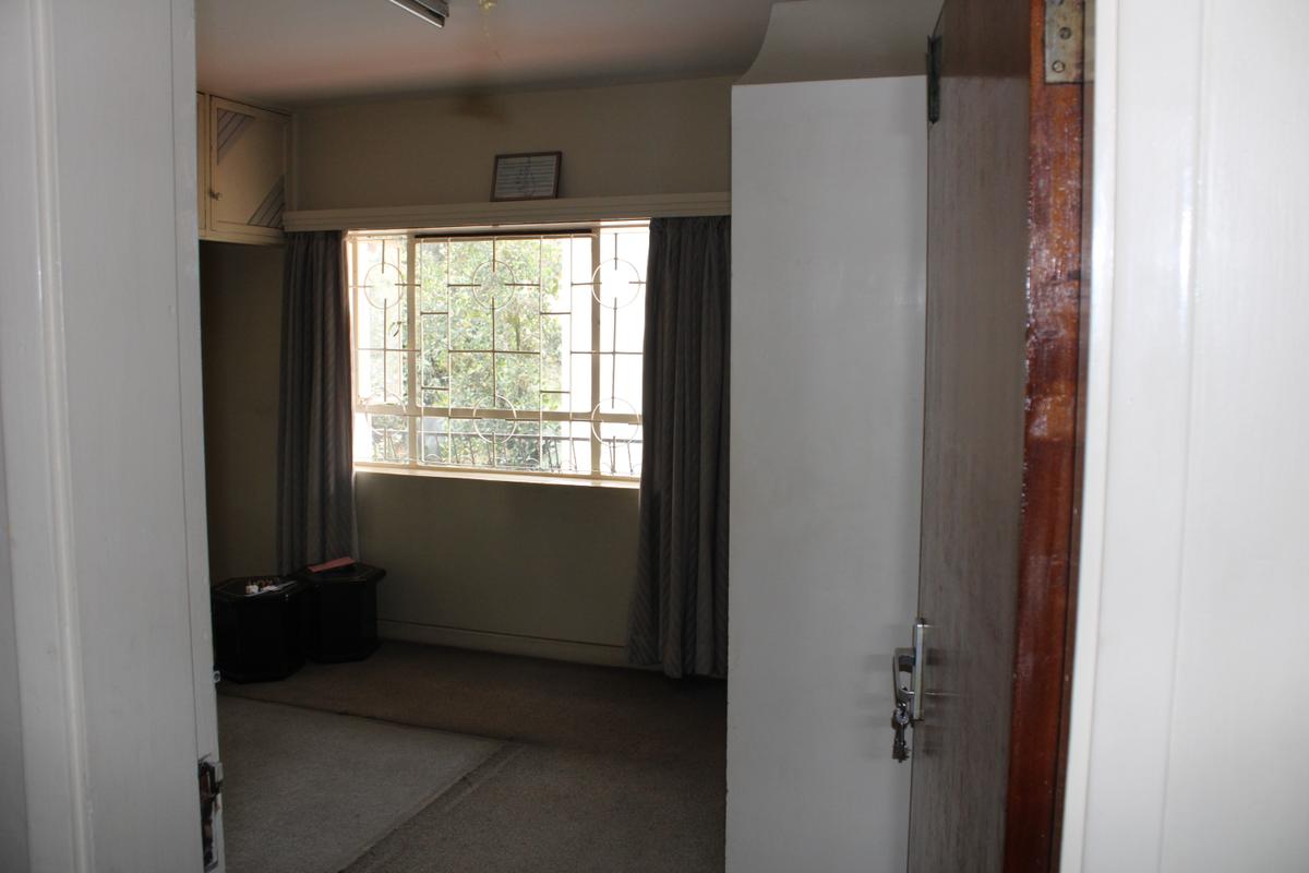 5 Bed Townhouse with En Suite in Westlands Area - 10