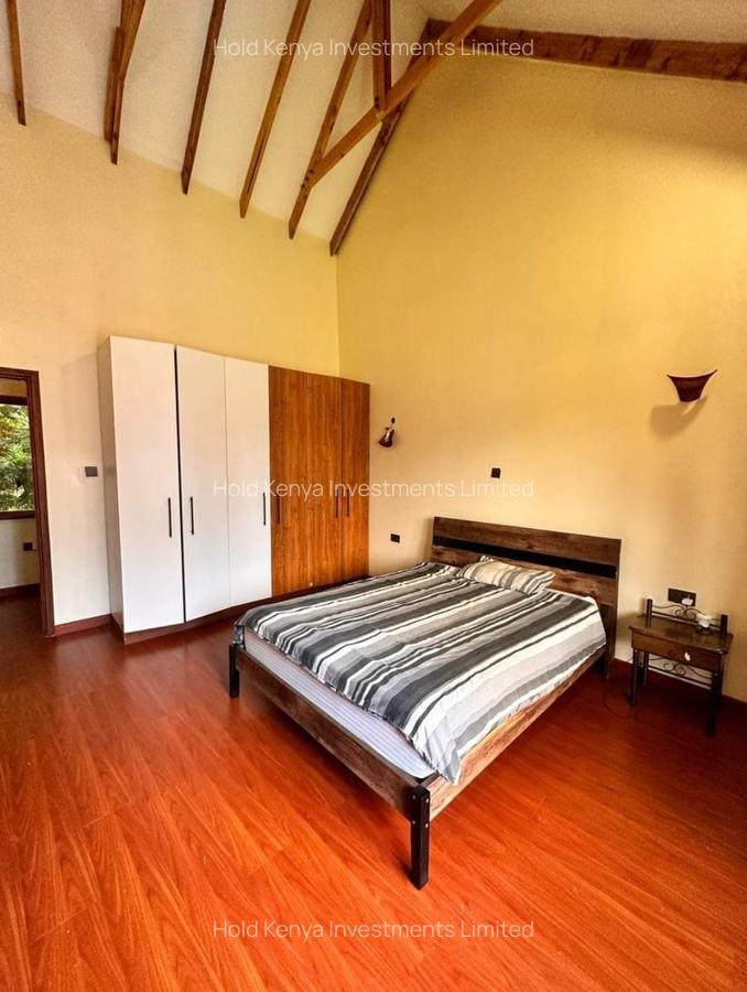 6 Bed House with En Suite at Ridgeways Road - 9