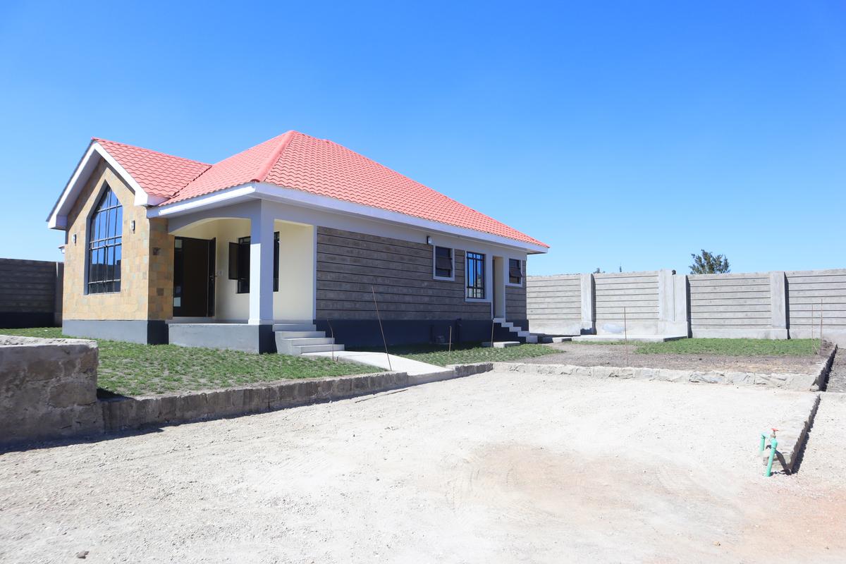 3 Bed House with En Suite at Acacia - 2