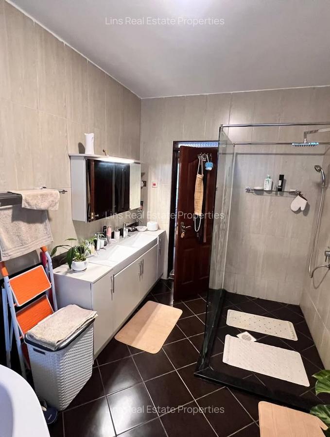 5 Bed Townhouse with En Suite in Westlands Area - 7