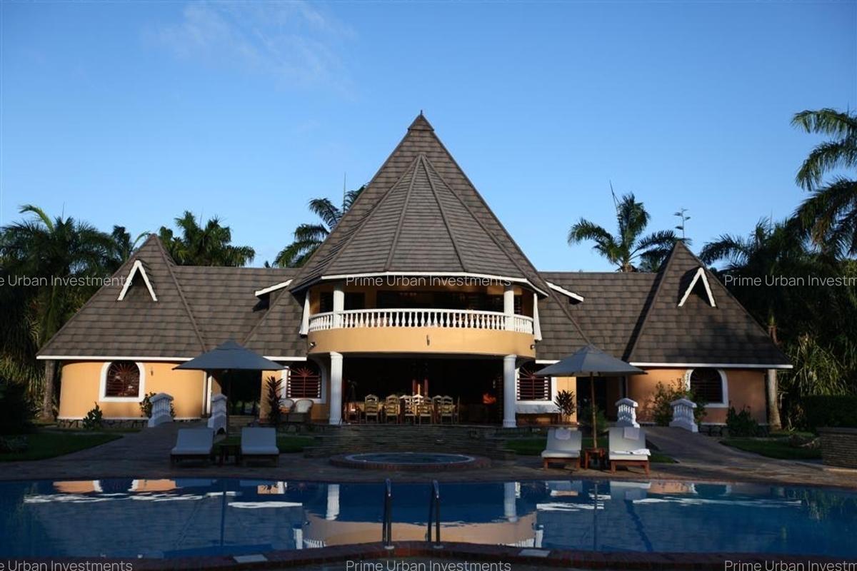10 Bed Villa with En Suite in Diani - 14