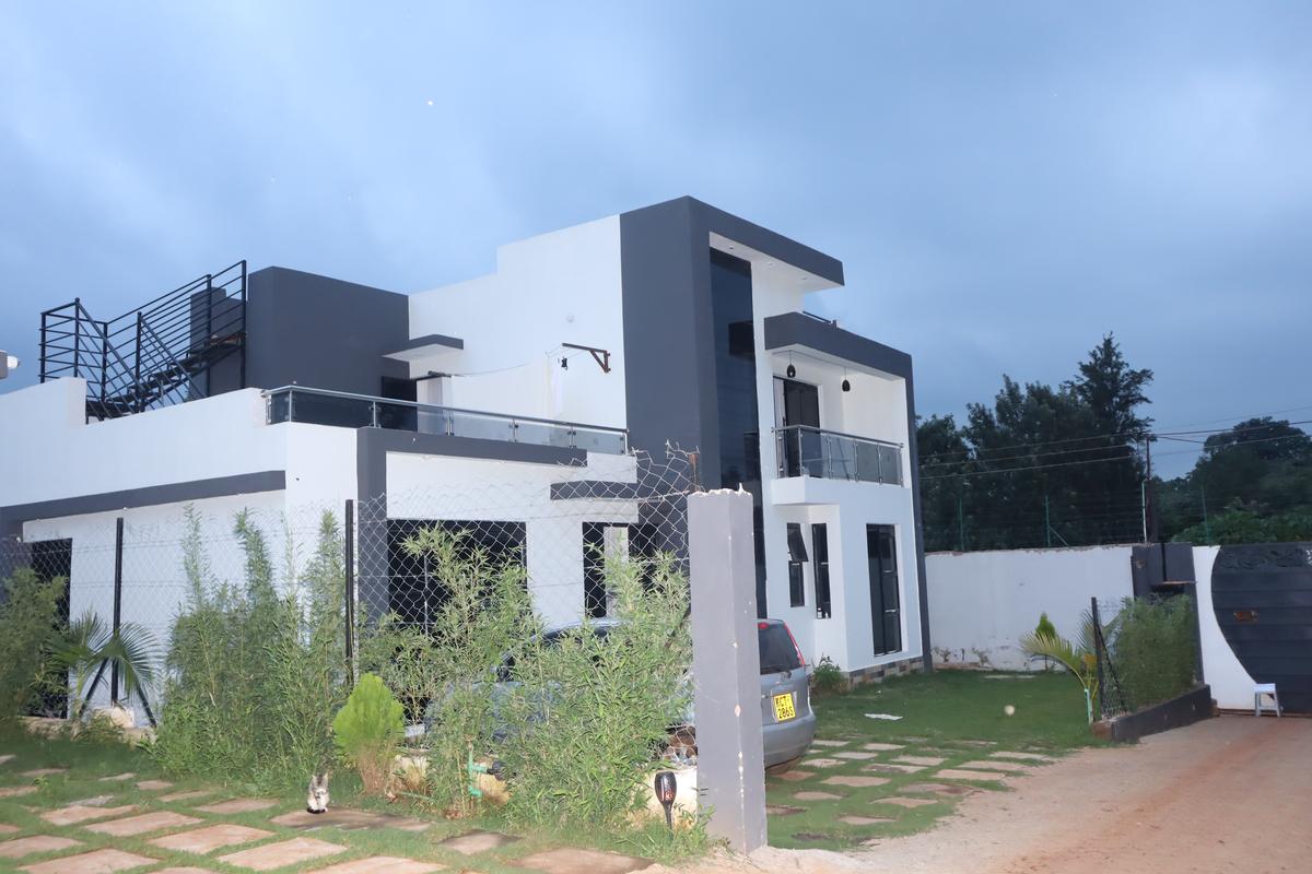 4 Bed Villa with En Suite at Mugutha Area - 1