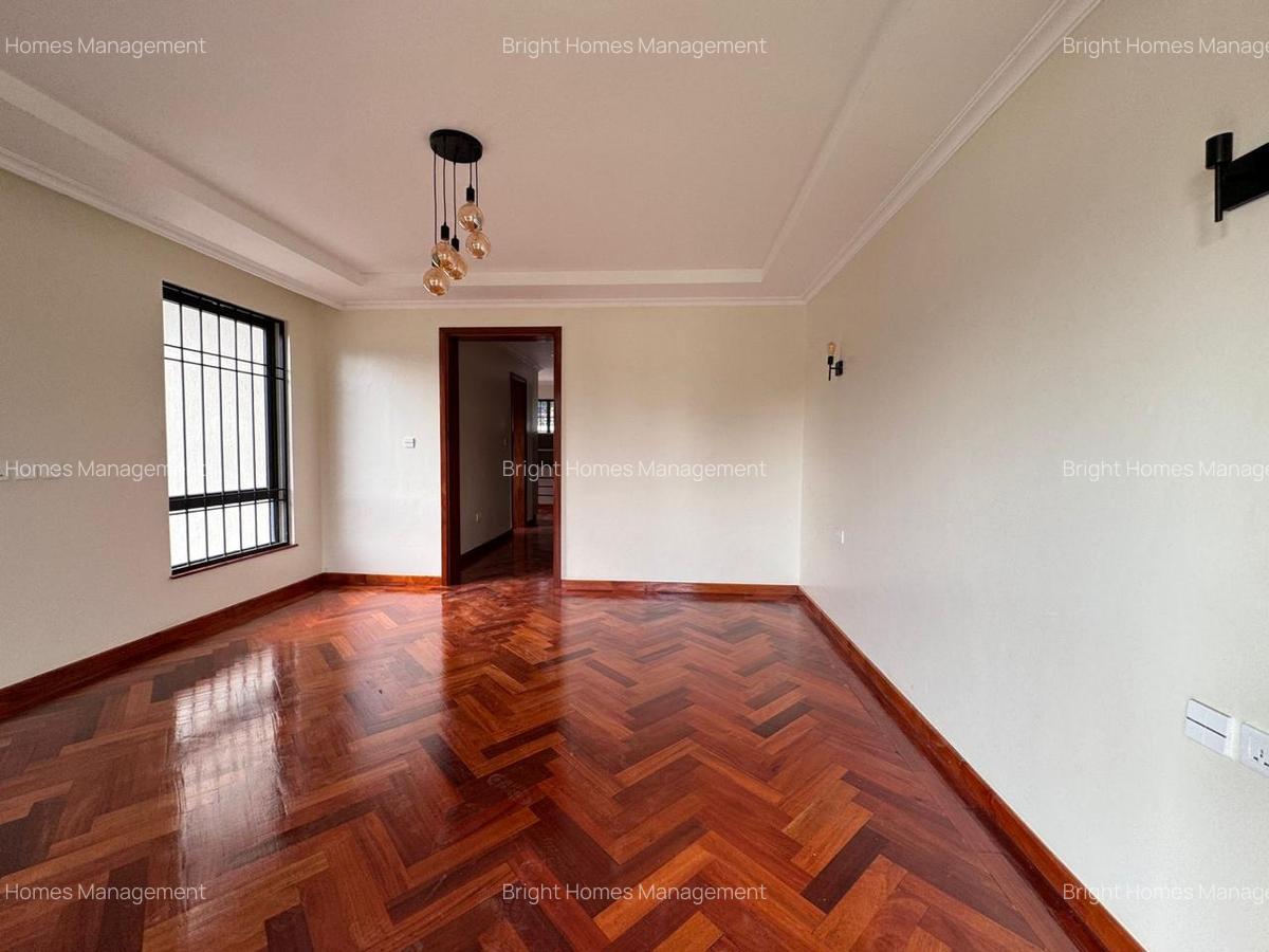 5 Bed Villa with En Suite in Loresho - 12