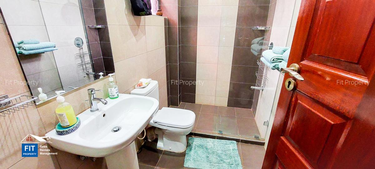 4 Bed House with En Suite in Ridgeways - 9