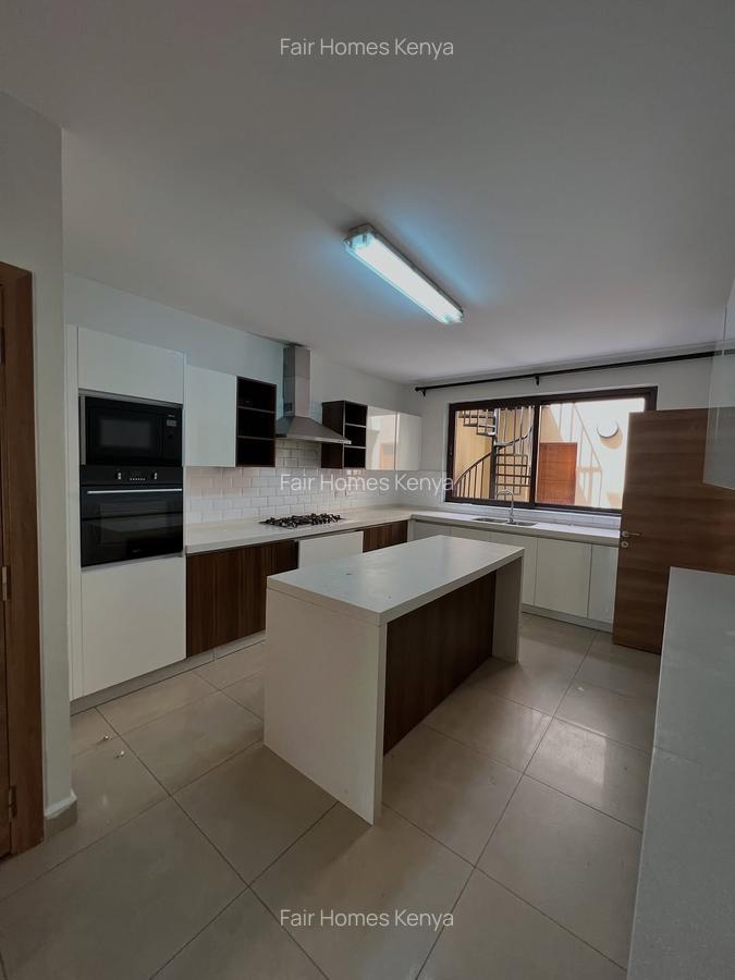5 Bed Townhouse with En Suite at Lavington Green - 6