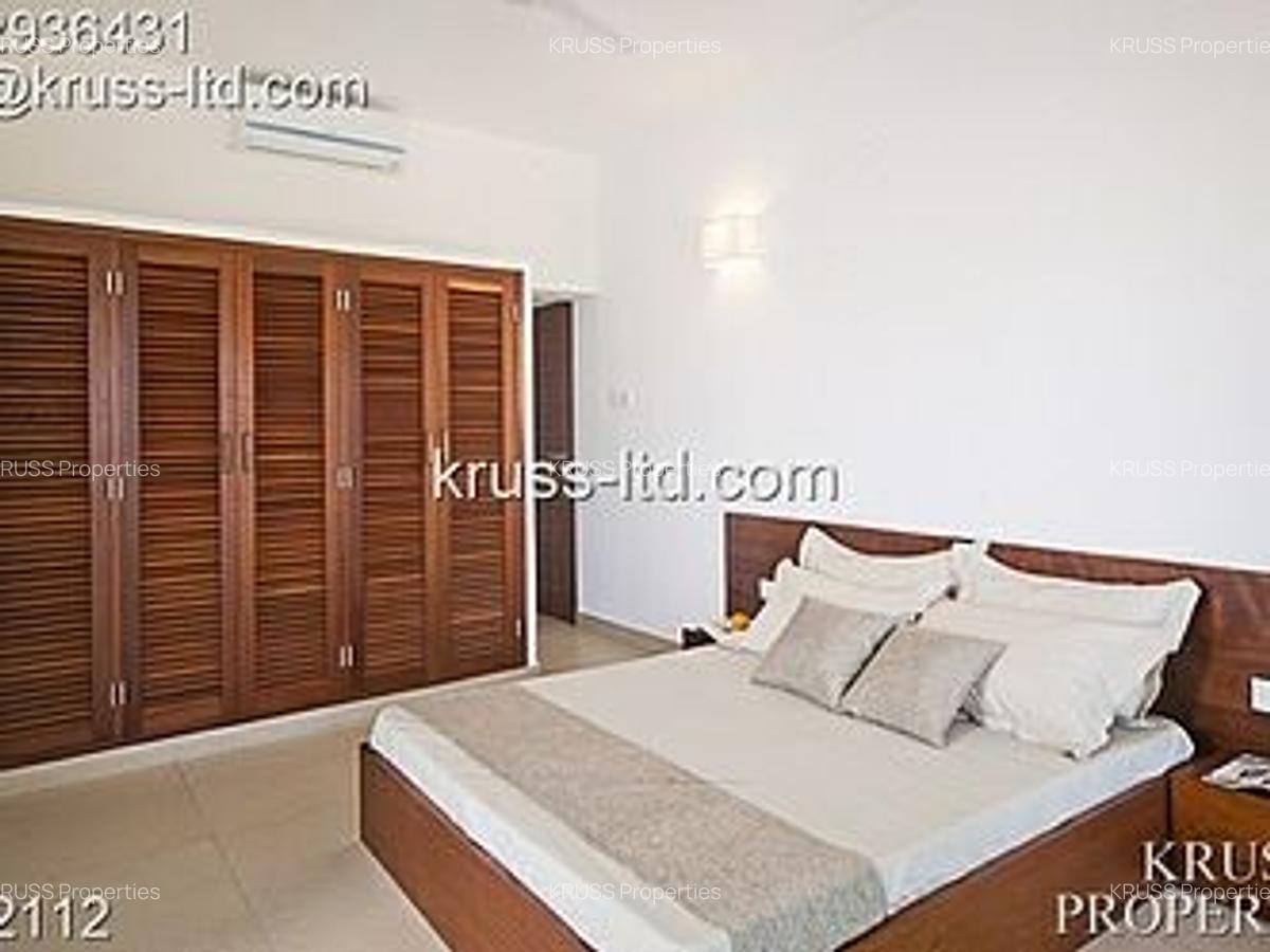 3 Bed Apartment with En Suite at As2458 - 4