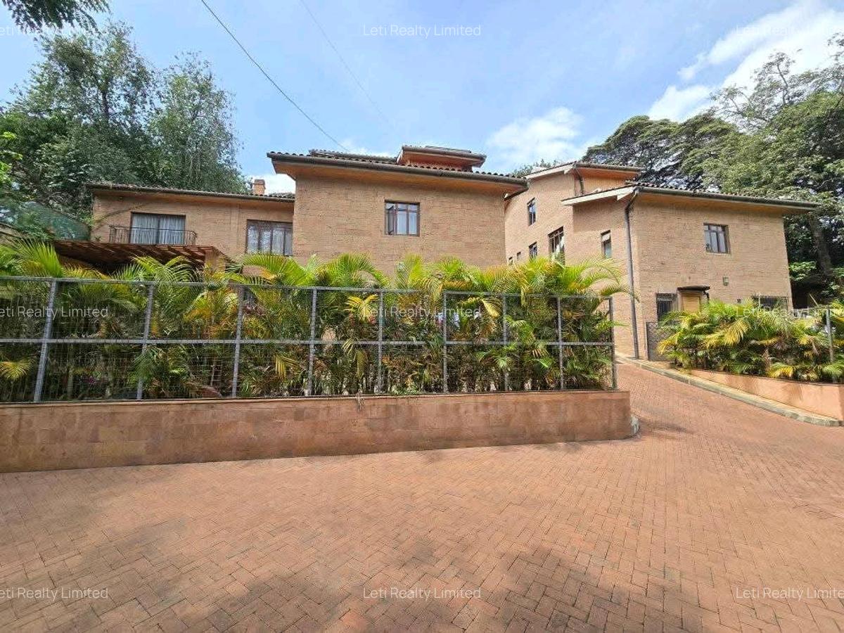 4 Bed Townhouse with En Suite in Lavington - 1