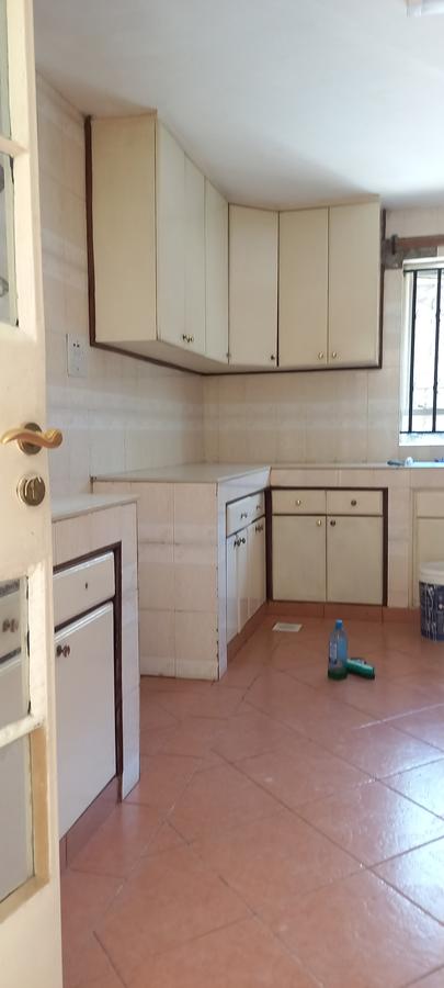 5 Bed Townhouse with En Suite in Lavington - 8