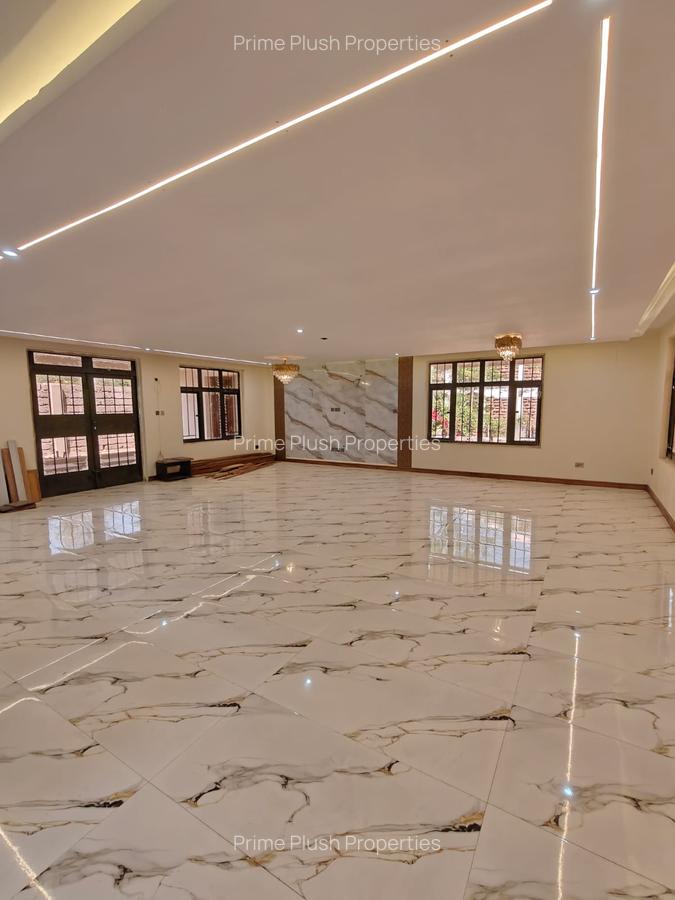 10 Bed House with En Suite in Karen - 3