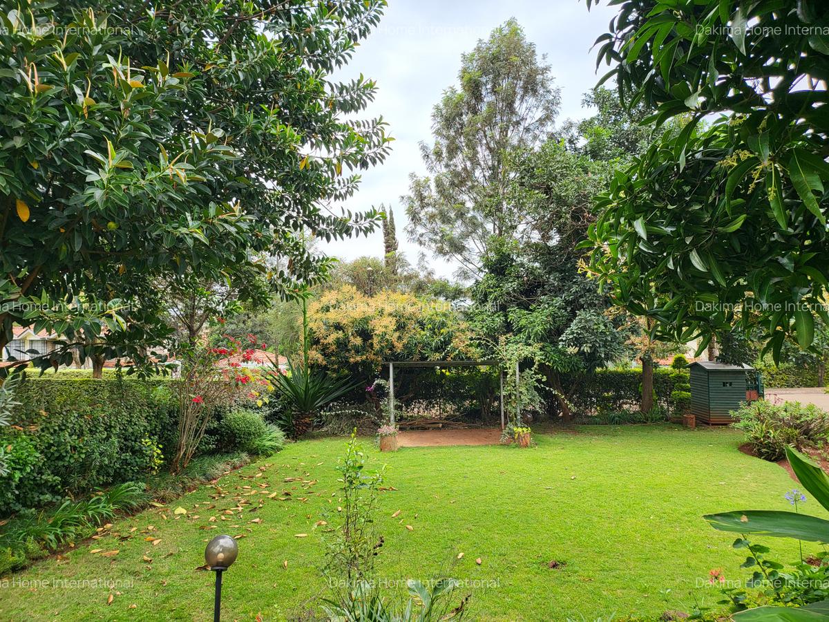 4 Bed Townhouse with En Suite in Rosslyn - 16