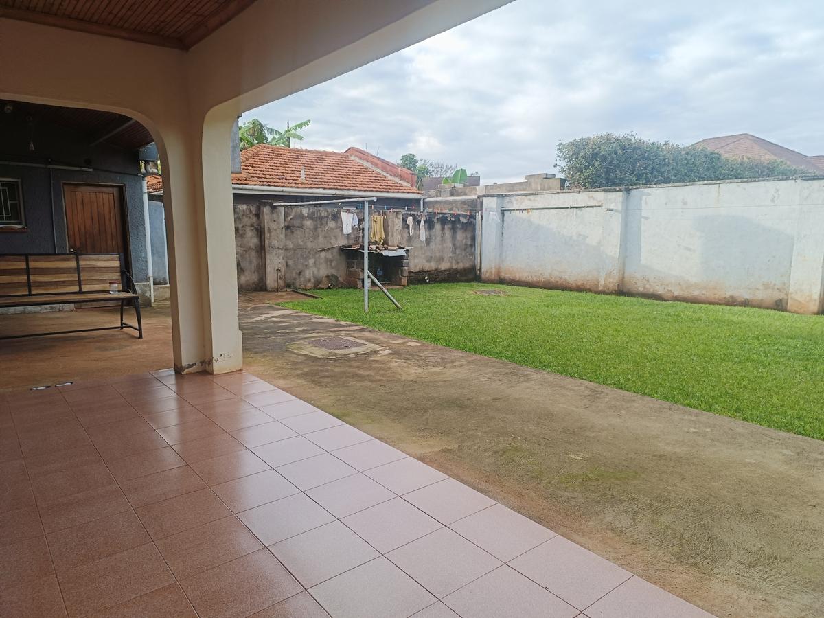 5 Bed House with En Suite at Runda - 14