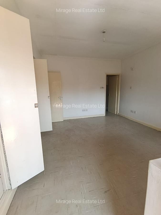 4 Bed Villa with Staff Quarters in Westlands Area - 18