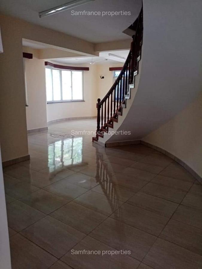 4 Bed Townhouse with En Suite at Baobab Road - 9