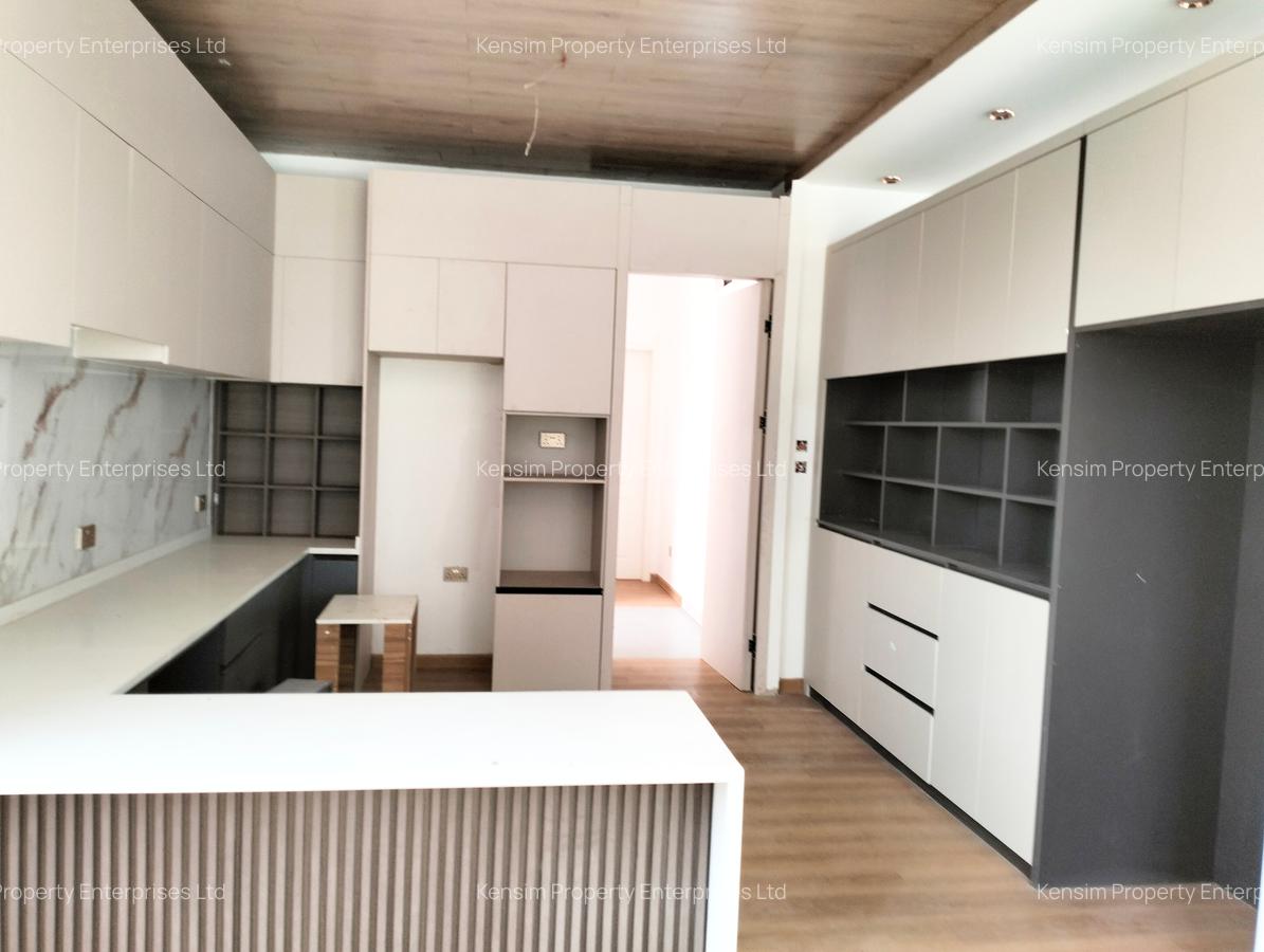 5 Bed Townhouse with En Suite in Lavington - 6