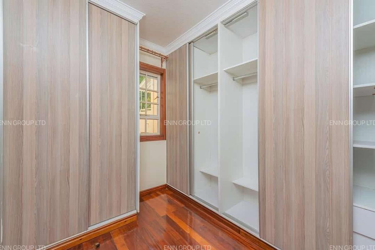 4 Bed Townhouse with En Suite at Kyuna Crescent - 7