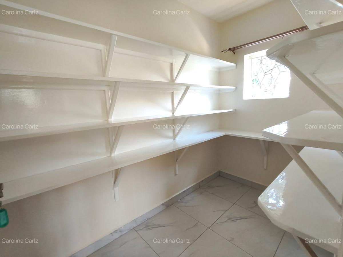 6 Bed Townhouse with En Suite at Loresho - 7