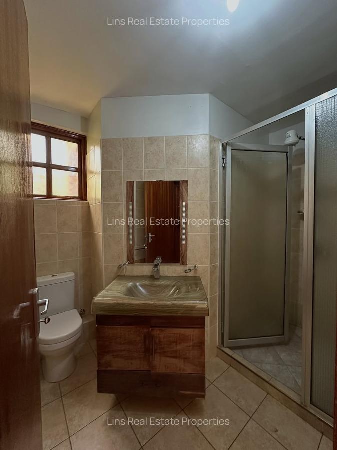 4 Bed House with En Suite in Runda - 17