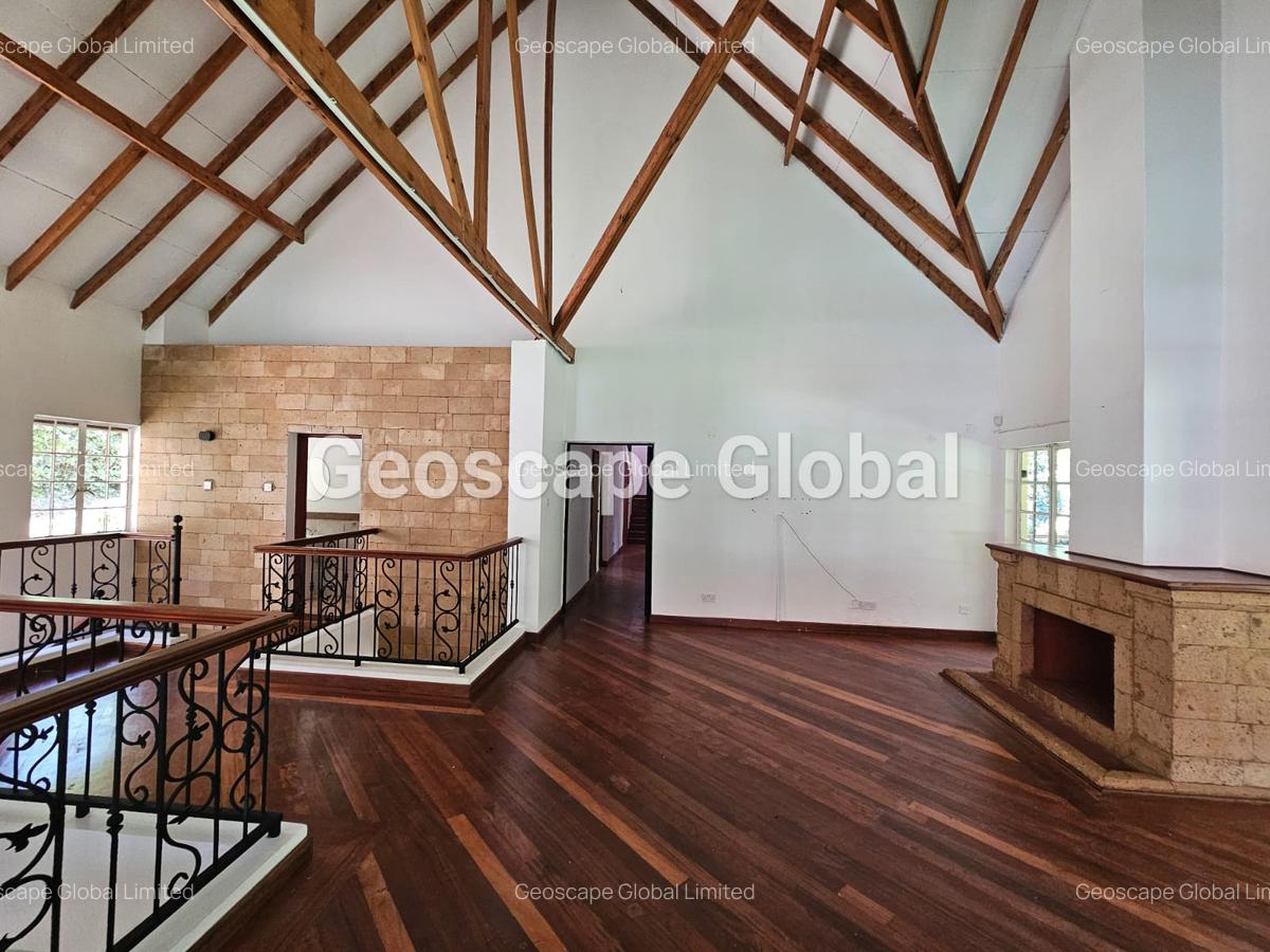 5 Bed House with En Suite in Rosslyn - 4