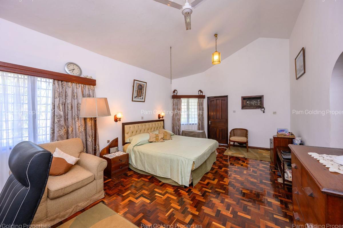 5 Bed Townhouse at Beach Road - 14