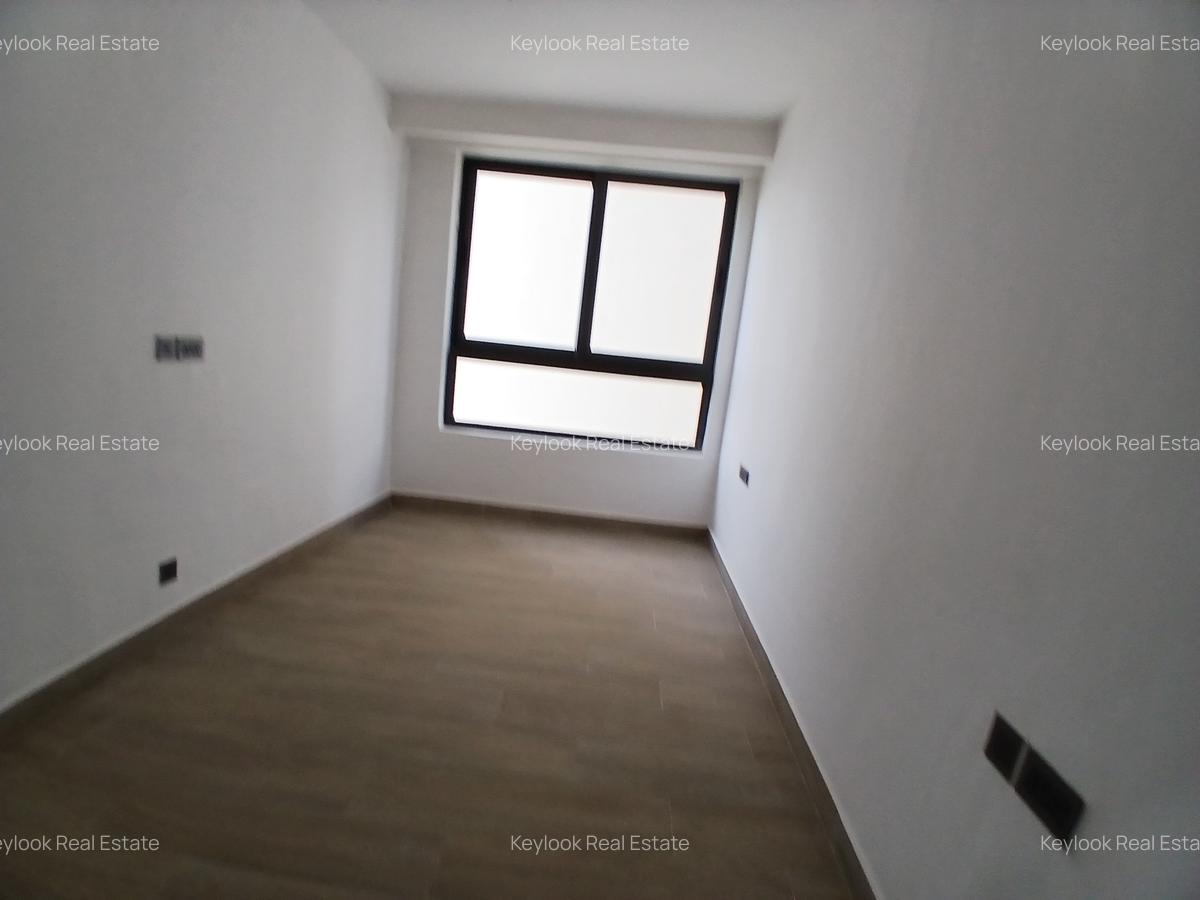 3 Bed Apartment with En Suite at Riverside Gardens - 9