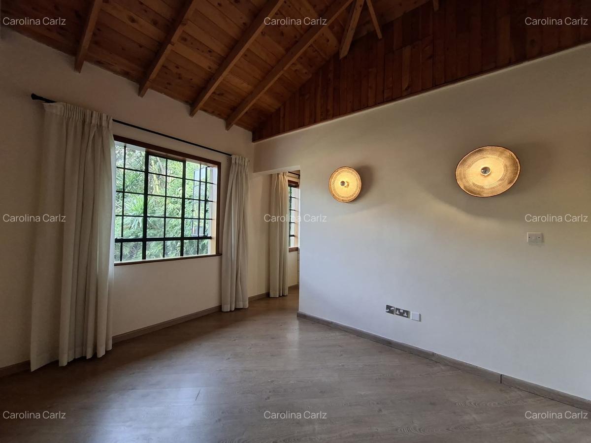 2 Bed Townhouse with En Suite at Lakeview - 19