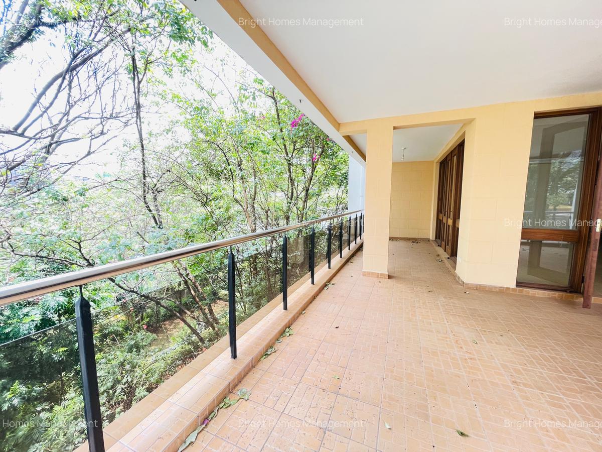 4 Bed Apartment with En Suite in Riverside - 20