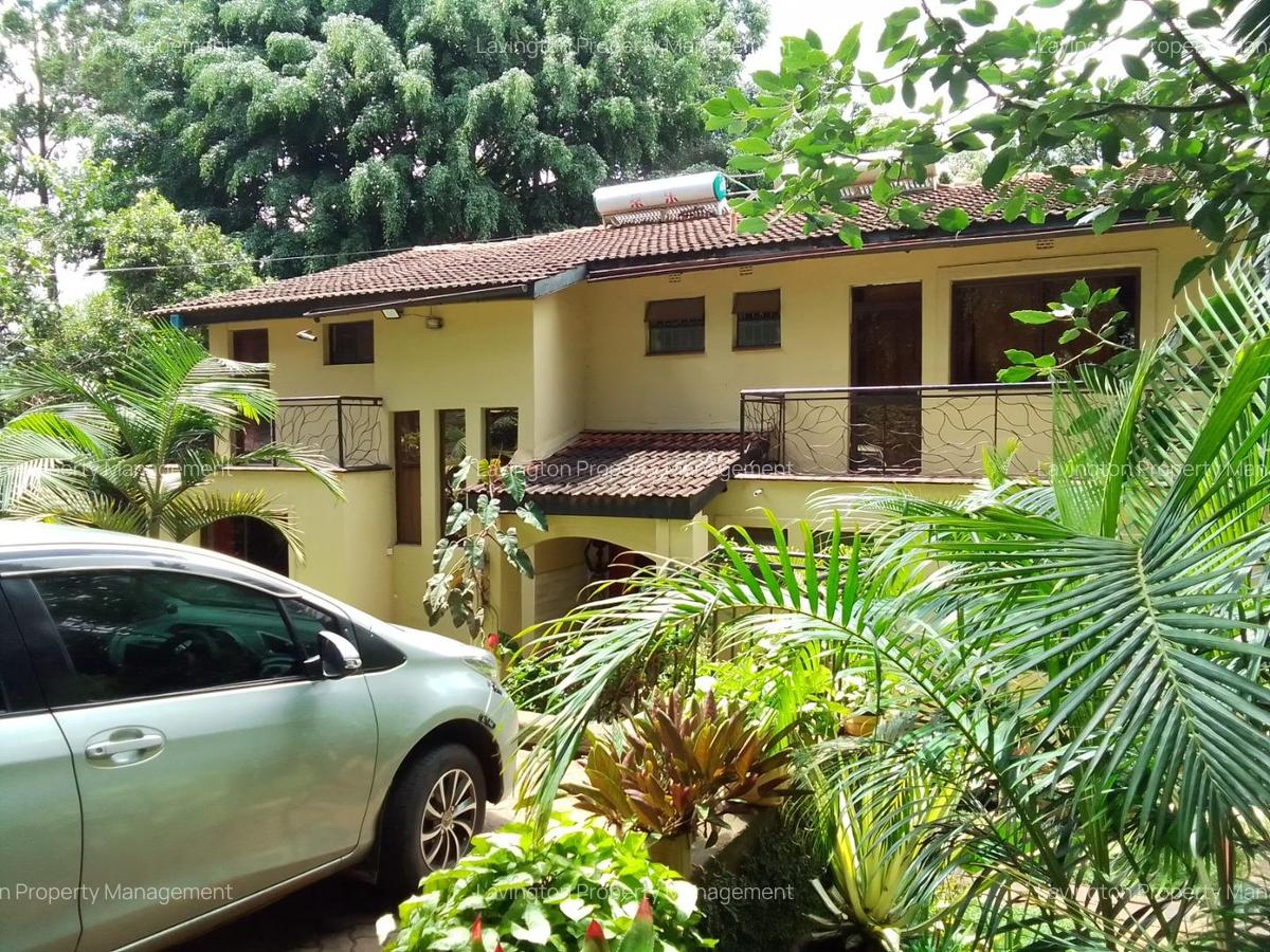 4 Bed House with En Suite at Lavington - 19
