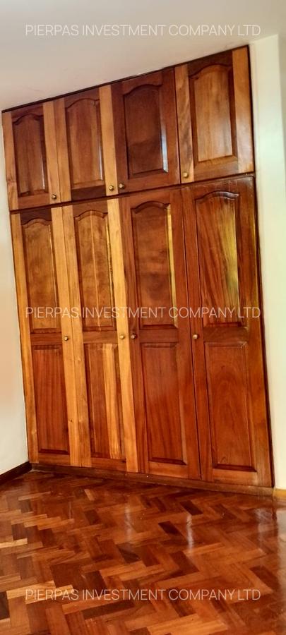 5 Bed Townhouse with En Suite in Karen - 9