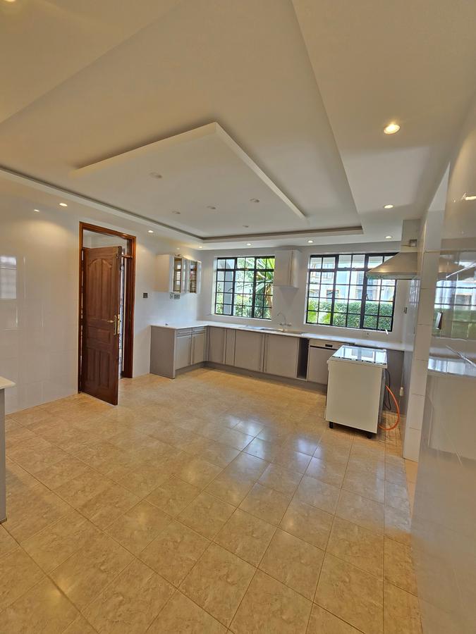 4 Bed Townhouse with En Suite at Convent Drive - 5