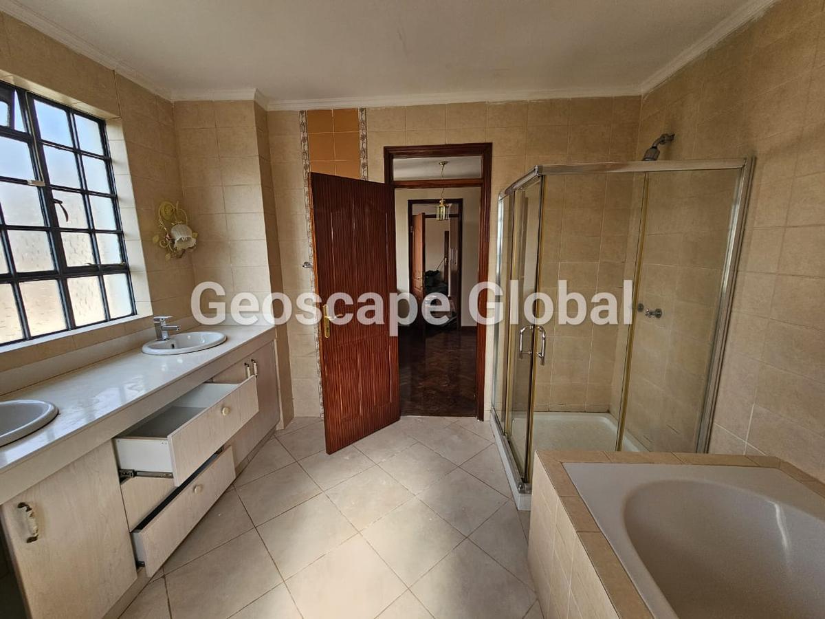 5 Bed House with En Suite in Kitisuru - 7