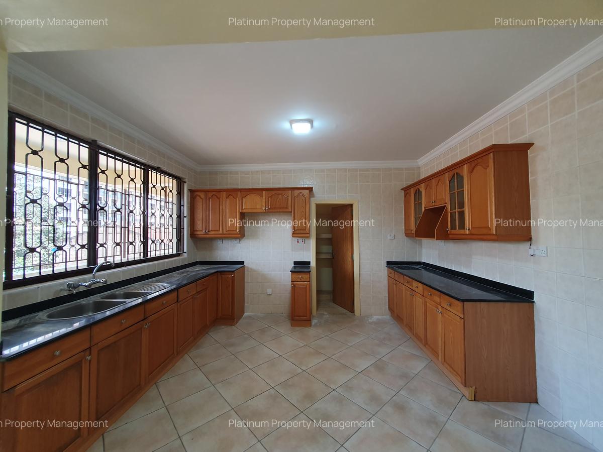 3 Bed Apartment with En Suite in Parklands - 4