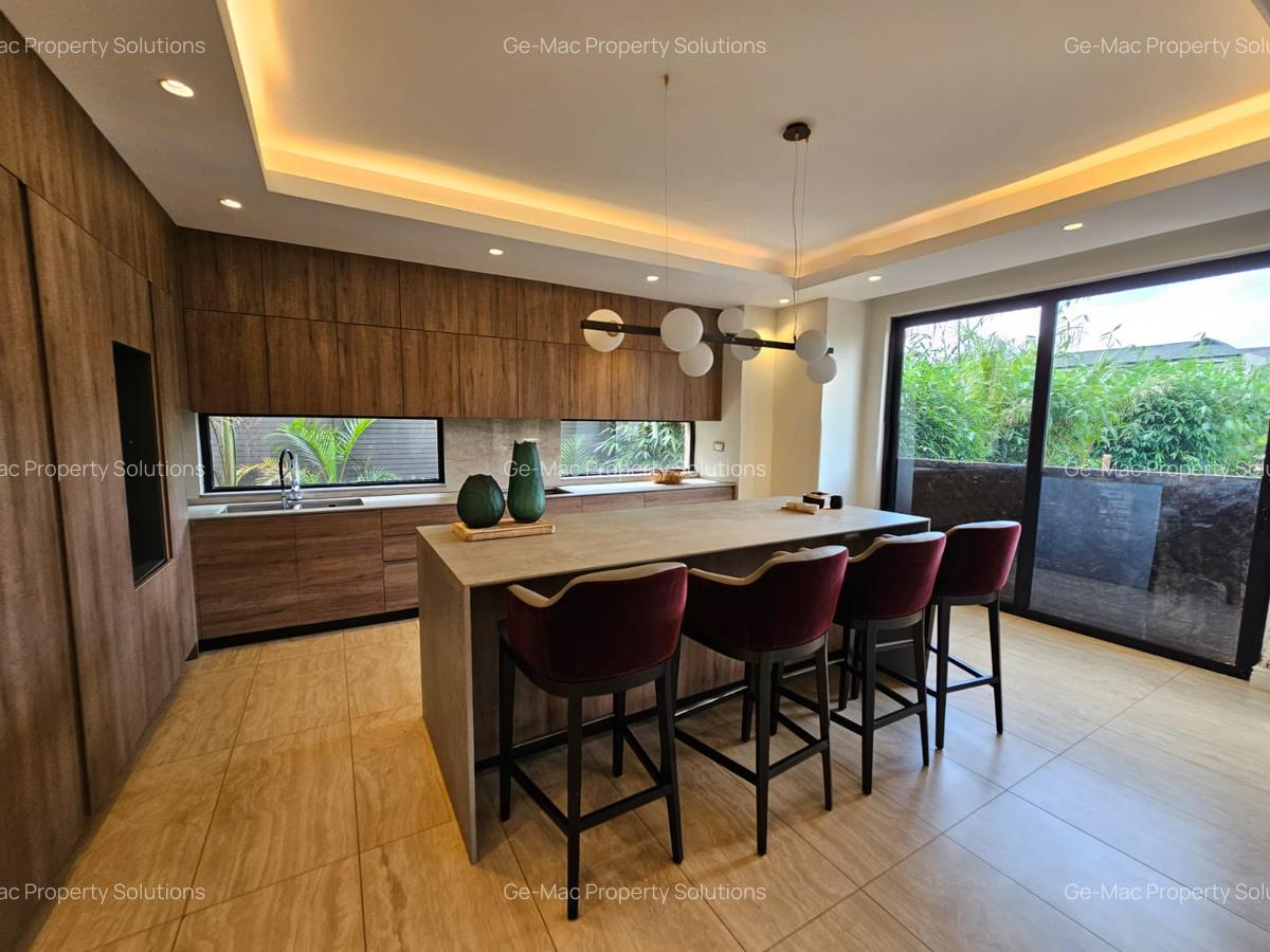 4 Bed House with En Suite in Runda - 6