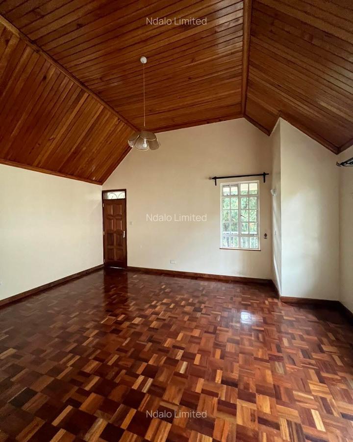 5 Bed Townhouse with En Suite at Lavington - 8