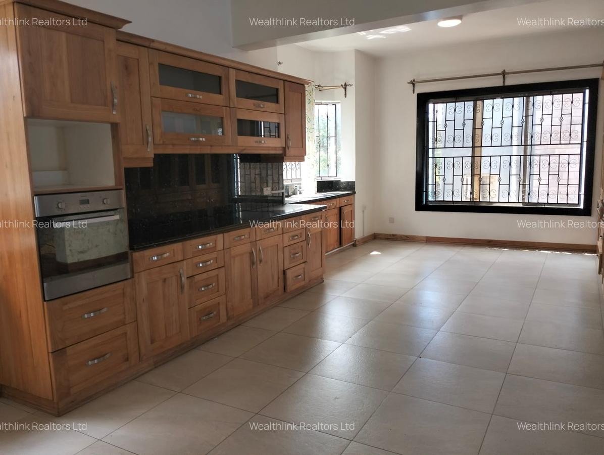 5 Bed Townhouse with En Suite at Westlands - 13