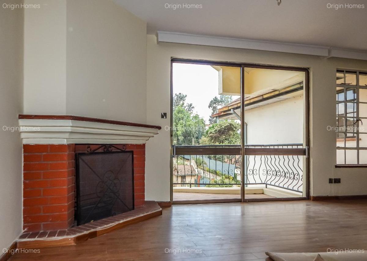 3 Bed Apartment with En Suite at Riverside Drive - 2