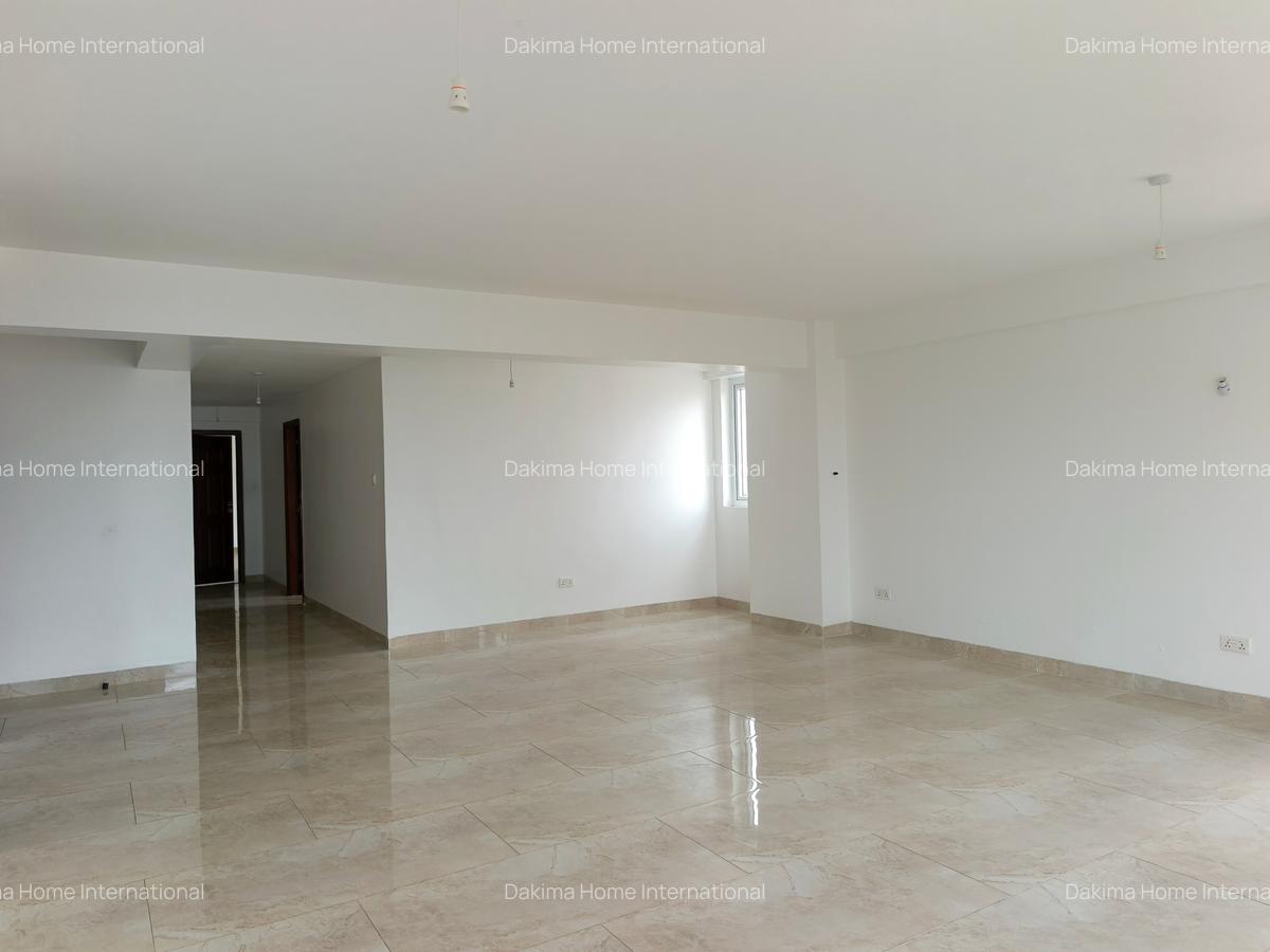 4 Bed Apartment with En Suite in Spring Valley - 4