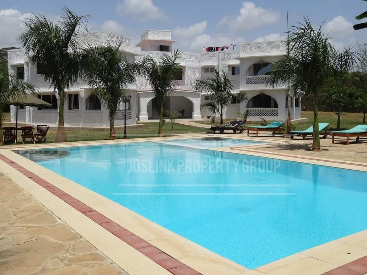 2 Bed Apartment with En Suite in Nyali Area - 5