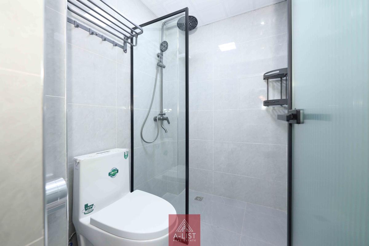 1 Bed Apartment with En Suite at Westlands - 6