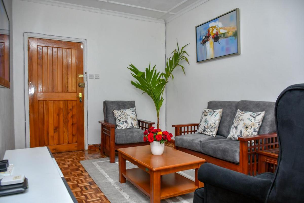 Serviced 1 Bed Apartment with En Suite at Lantana Road - 3