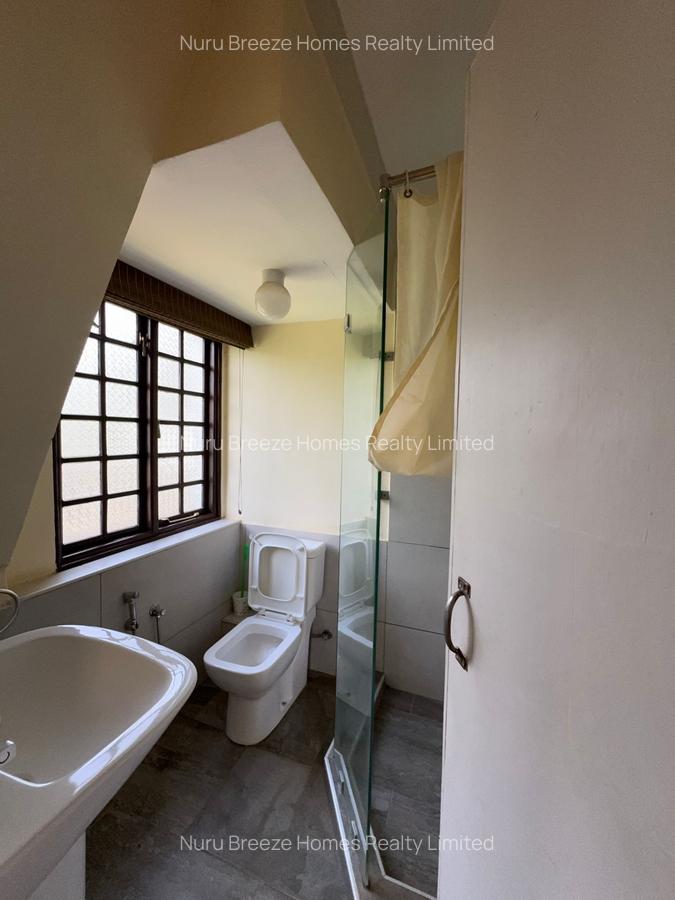 5 Bed House with En Suite in Runda - 7